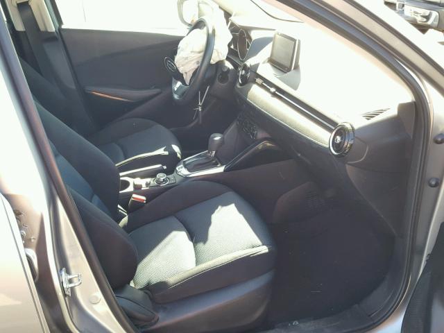 3MYDLBZV6GY109504 - 2016 TOYOTA SCION IA GRAY photo 5