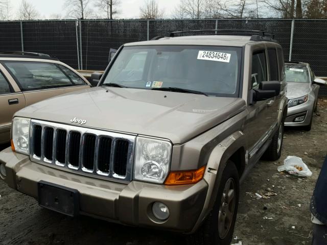 1J8HH58N56C144670 - 2006 JEEP COMMANDER GOLD photo 2