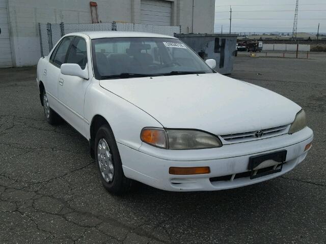 JT2BG12K4T0365884 - 1996 TOYOTA CAMRY DX WHITE photo 1