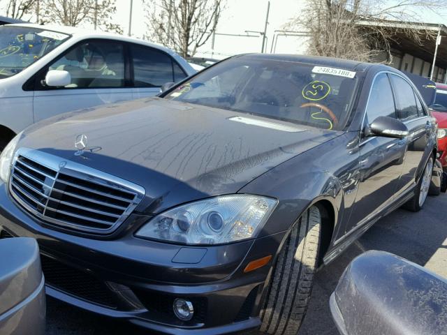 WDDNG79X78A177246 - 2008 MERCEDES-BENZ S 65 AMG GRAY photo 2