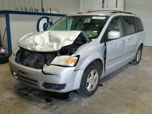 2D4RN5D12AR202776 - 2010 DODGE GRAND CARA SILVER photo 2