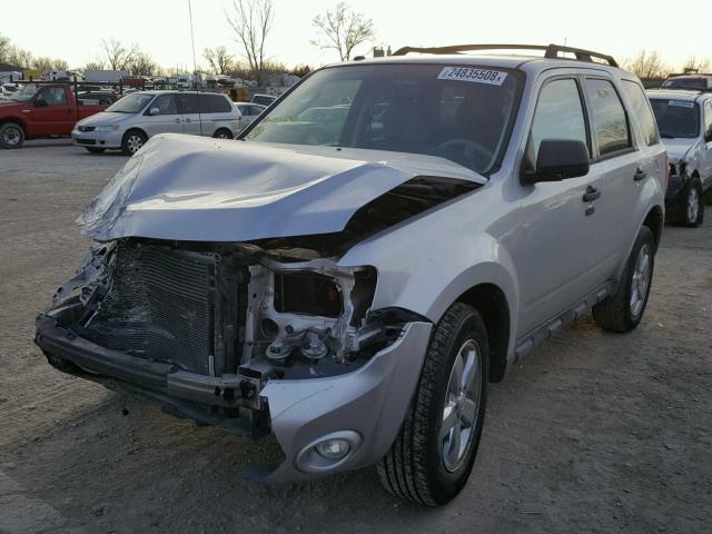 1FMCU0D77CKC25593 - 2012 FORD ESCAPE XLT SILVER photo 2