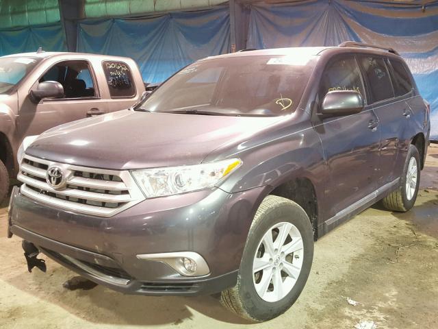 5TDBK3EH6DS260957 - 2013 TOYOTA HIGHLANDER CHARCOAL photo 2