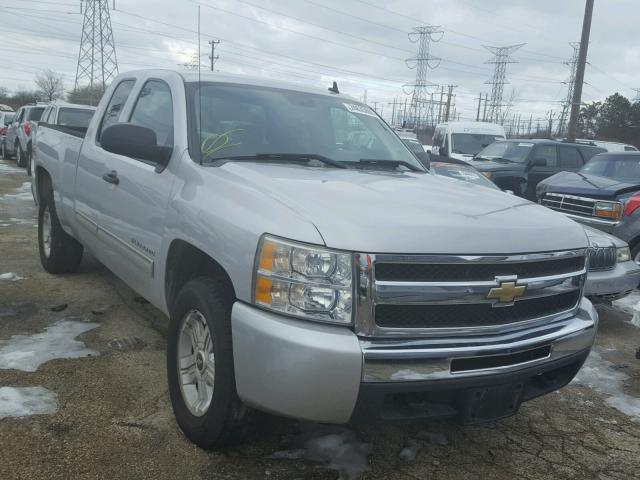 1GCSKSE32AZ190687 - 2010 CHEVROLET SILVERADO SILVER photo 1