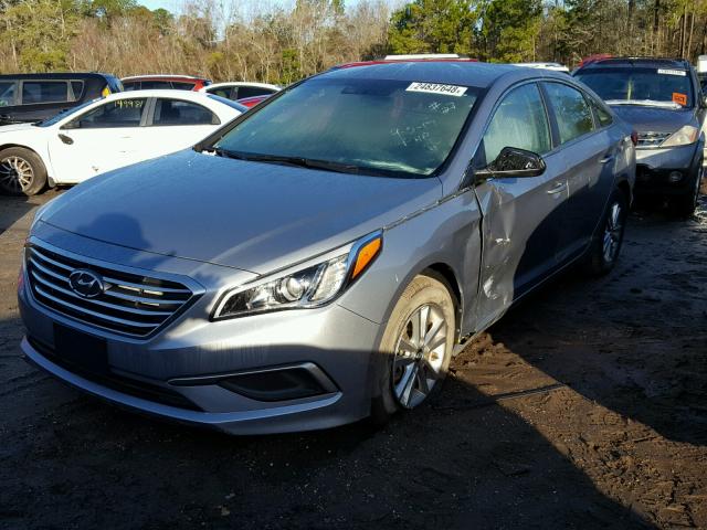 5NPE24AF9GH395898 - 2016 HYUNDAI SONATA SE GRAY photo 2