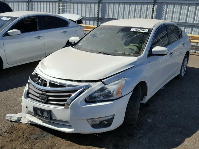 1N4AL3AP3DN531670 - 2013 NISSAN ALTIMA 2.5 WHITE photo 2