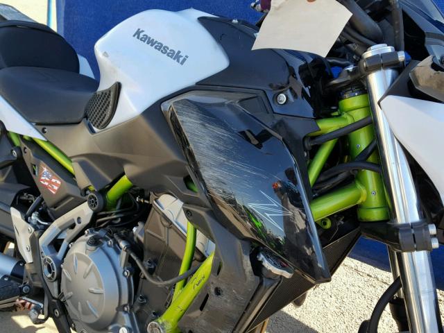 JKAEREH11HDA05764 - 2017 KAWASAKI ER650 H WHITE photo 9