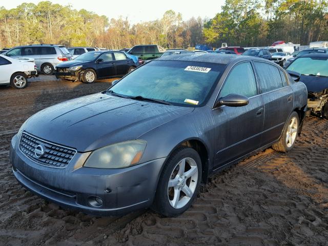 1N4BL11D85C117036 - 2005 NISSAN ALTIMA SE GRAY photo 2