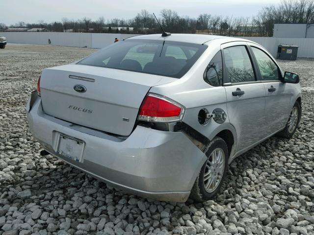 1FAHP3FN4BW162271 - 2011 FORD FOCUS SE SILVER photo 4