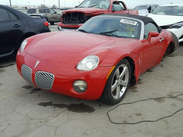 1G2MB35B16Y118046 - 2006 PONTIAC SOLSTICE RED photo 2