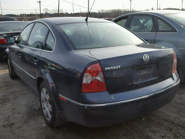 WVWAD63B05E081472 - 2005 VOLKSWAGEN PASSAT GLS BLUE photo 3