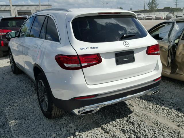 WDC0G4JB0JV020962 - 2018 MERCEDES-BENZ GLC 300 WHITE photo 3