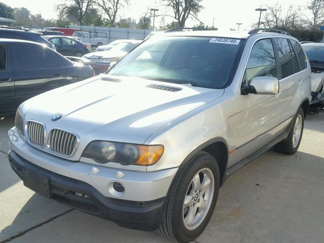 WBAFB33511LH17620 - 2001 BMW X5 4.4I SILVER photo 2