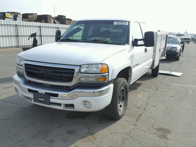 1GDHC29U76E129808 - 2006 GMC SIERRA C25 WHITE photo 2