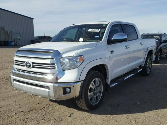 5TFAW5F16EX397051 - 2014 TOYOTA TUNDRA CRE WHITE photo 2