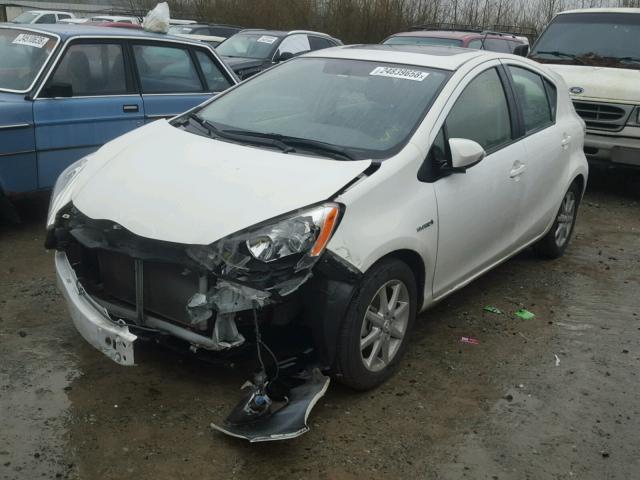 JTDKDTB37C1020556 - 2012 TOYOTA PRIUS C WHITE photo 2