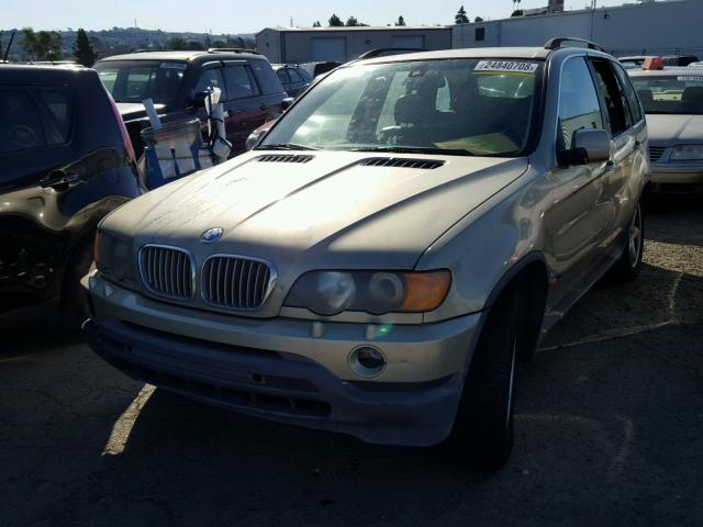 WBAFB3342YLH02349 - 2000 BMW X5 4.4I GOLD photo 2