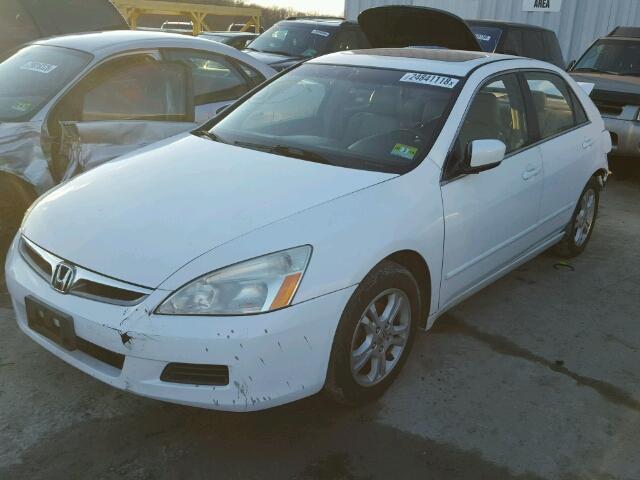 1HGCM56877A111839 - 2007 HONDA ACCORD EX WHITE photo 2