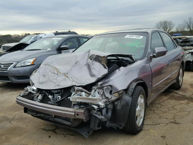 1HGCG1655YA037893 - 2000 HONDA ACCORD EX SILVER photo 2