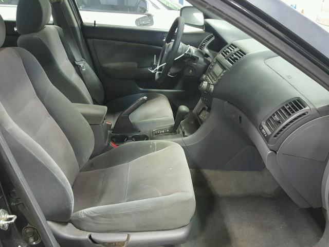 3HGCM56445G701198 - 2005 HONDA ACCORD LX GRAY photo 5