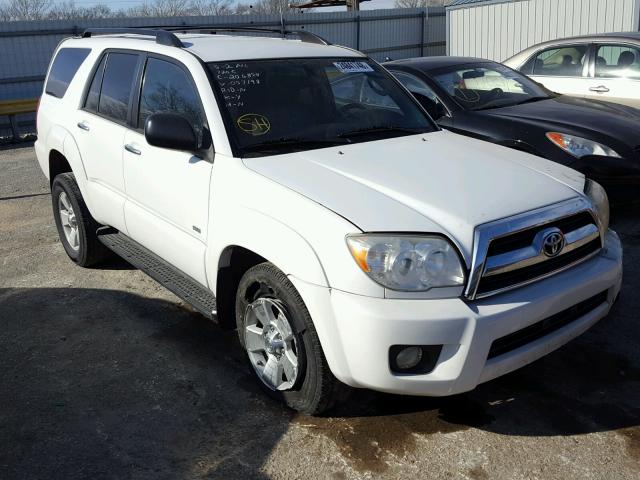 JTEZU14R068057198 - 2006 TOYOTA 4RUNNER SR WHITE photo 1