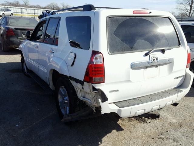 JTEZU14R068057198 - 2006 TOYOTA 4RUNNER SR WHITE photo 3