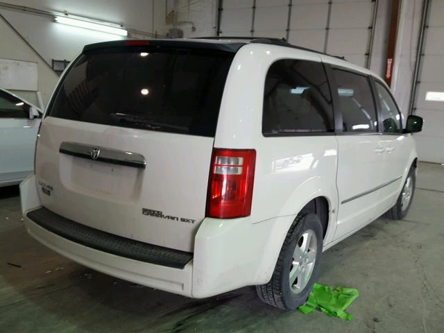 2D4RN5D17AR484218 - 2010 DODGE GRAND CARA WHITE photo 4