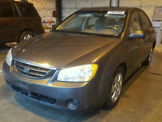 KNAFE121045031262 - 2004 KIA NEW SPECTR GRAY photo 2