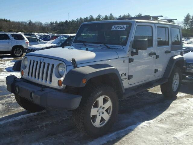 1J4GA39137L101402 - 2007 JEEP WRANGLER X SILVER photo 2