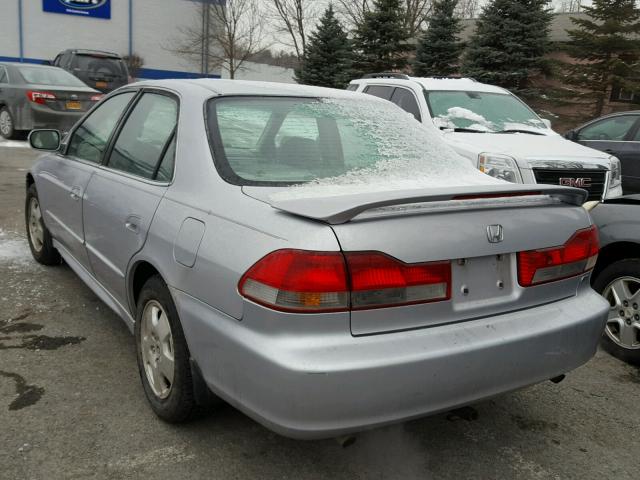 1HGCG16562A024058 - 2002 HONDA ACCORD EX SILVER photo 3