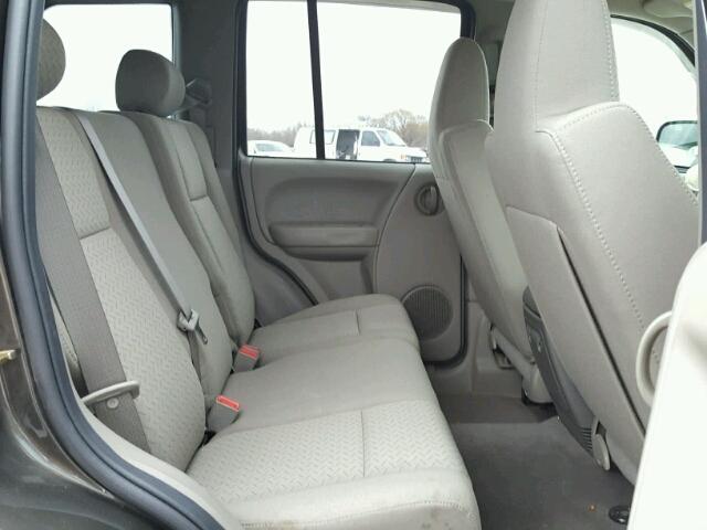 1J4GL38K55W727114 - 2005 JEEP LIBERTY RE BROWN photo 6