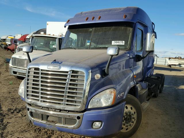 3AKJGLDV3HSJB1622 - 2017 FREIGHTLINER CASCADIA 1 BLUE photo 2