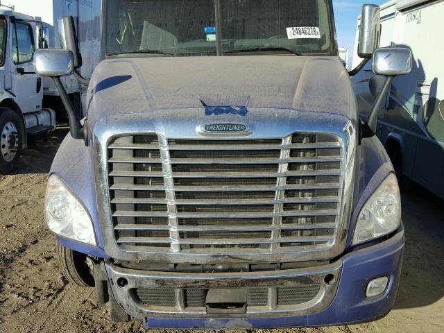 3AKJGLDV3HSJB1622 - 2017 FREIGHTLINER CASCADIA 1 BLUE photo 7