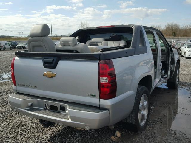 3GNNCFE00AG158240 - 2010 CHEVROLET AVALANCHE SILVER photo 4