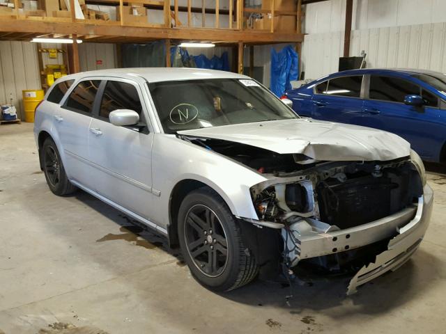 2D4GV58255H119073 - 2005 DODGE MAGNUM R/T SILVER photo 1