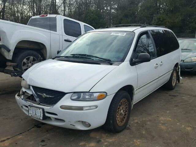 1C4GP54G6WB681681 - 1998 CHRYSLER TOWN & COU WHITE photo 2