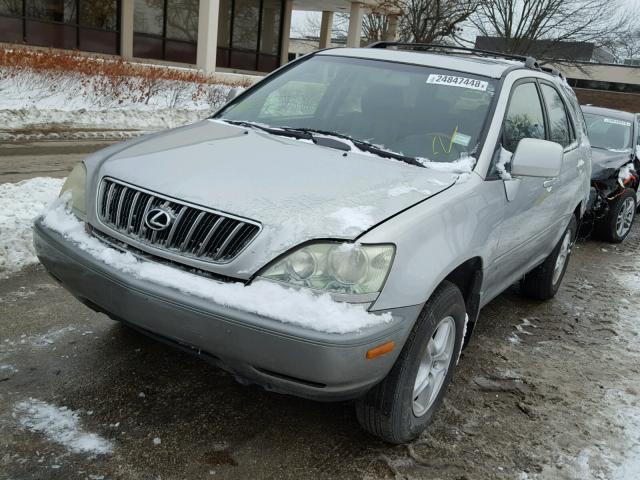 JTJHF10U110234642 - 2001 LEXUS RX 300 SILVER photo 2