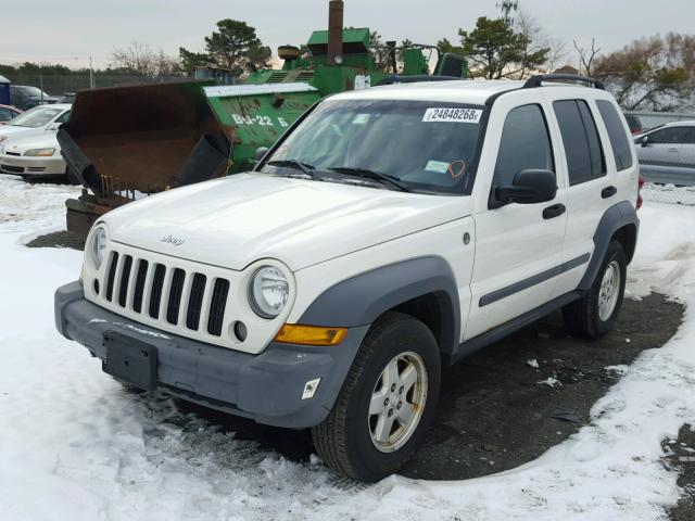 1J4GL48K25W592986 - 2005 JEEP LIBERTY SP WHITE photo 2
