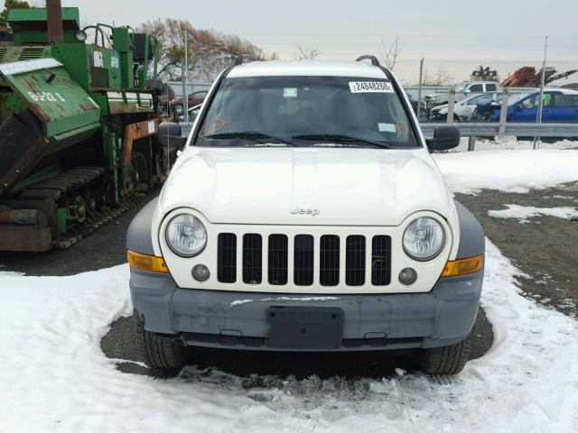 1J4GL48K25W592986 - 2005 JEEP LIBERTY SP WHITE photo 9