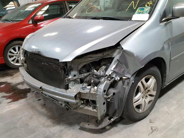 5FNRL38755B106566 - 2005 HONDA ODYSSEY EX SILVER photo 9