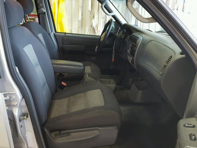 1FMZU67K04UB59570 - 2004 FORD EXPLORER S SILVER photo 5