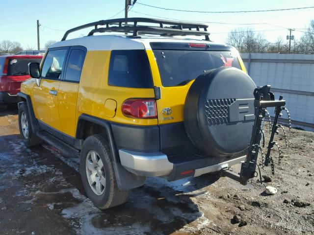 JTEBU11F470021915 - 2007 TOYOTA FJ CRUISER YELLOW photo 3