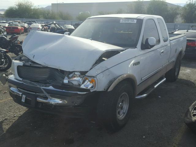 1FTEX27L9VNC16579 - 1997 FORD F250 WHITE photo 2