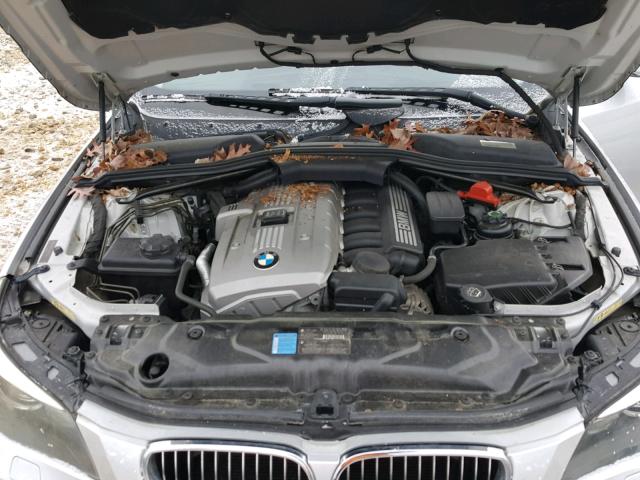 WBANF33557CS39112 - 2007 BMW 525 XI Արծաթագույն լուսանկար 7