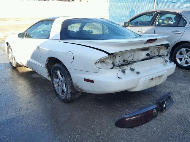 2G2FS22K022118828 - 2002 PONTIAC FIREBIRD WHITE photo 3