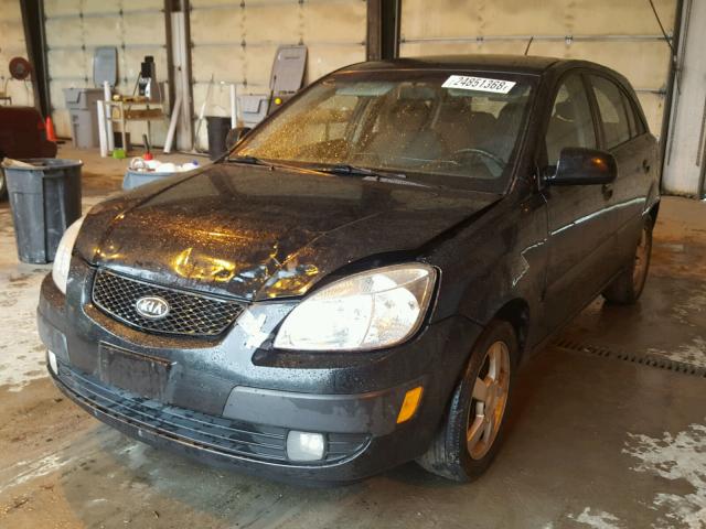 KNADE163966127259 - 2006 KIA RIO 5 BLACK photo 2