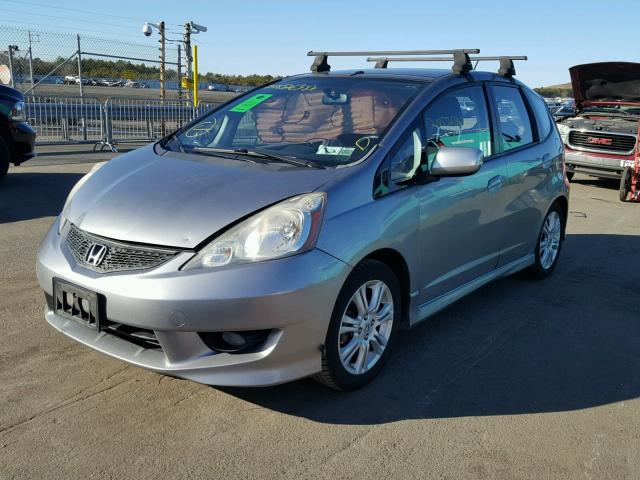 JHMGE8H49AS022704 - 2010 HONDA FIT SPORT GRAY photo 2