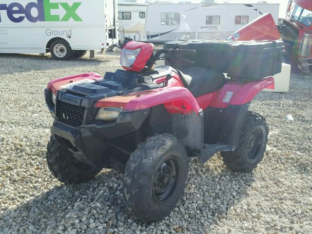 1HFTE4601F4000822 - 2015 HONDA TRX500 FA RED photo 2