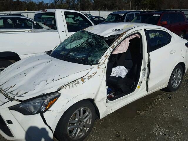 3MYDLBZV8GY106829 - 2016 TOYOTA SCION IA WHITE photo 9