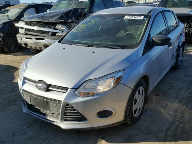 1FAHP3E27CL255103 - 2012 FORD FOCUS S SILVER photo 2